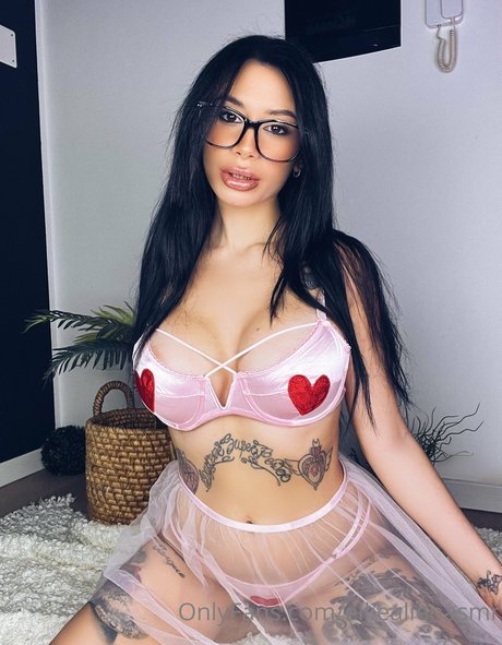 Foto di nudo di fuga di OnlyFans di Ellie Alien