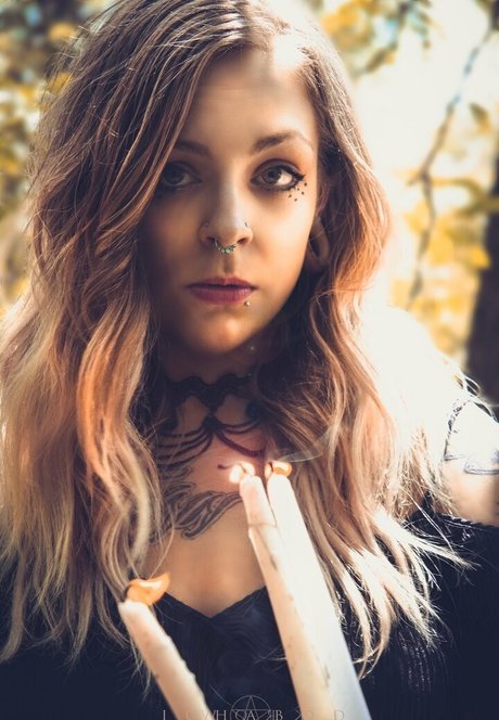 Foto di nudo di fuga di OnlyFans di Inkedshyvixen