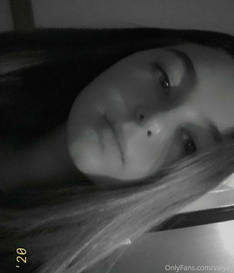 Foto di nudo di fuga di OnlyFans di Valya