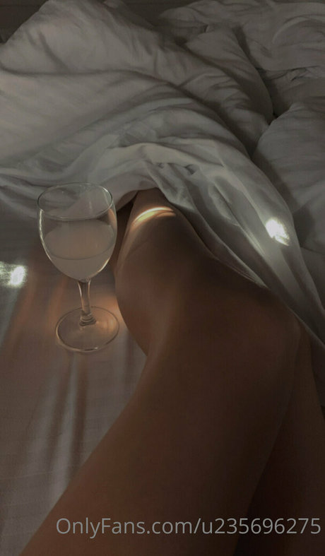 Foto di nudo di fuga di OnlyFans di Lilyshine