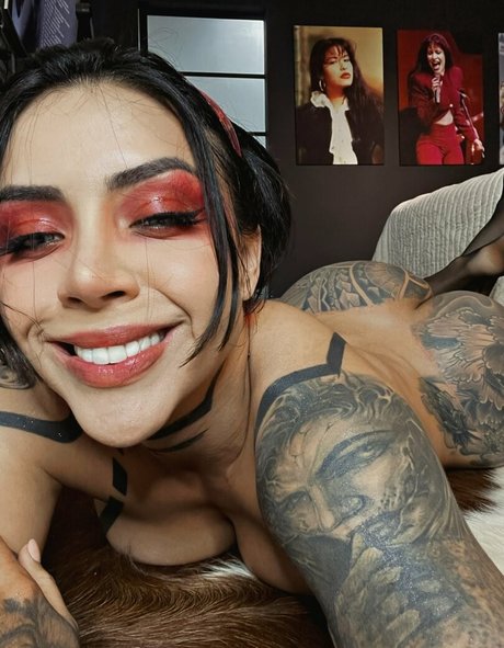 Foto di nudo di fuga di OnlyFans di Delettraa