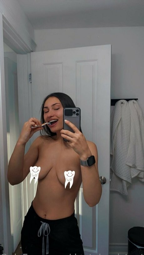Foto di nudo di fuga di OnlyFans di Dentalassistantgirl