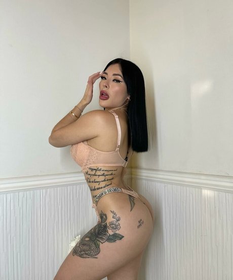 Foto di nudo di fuga di OnlyFans di Nalgalia