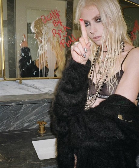 Taylor Momsen
