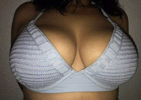 Foto di nudo di fuga di OnlyFans di Madurachichona