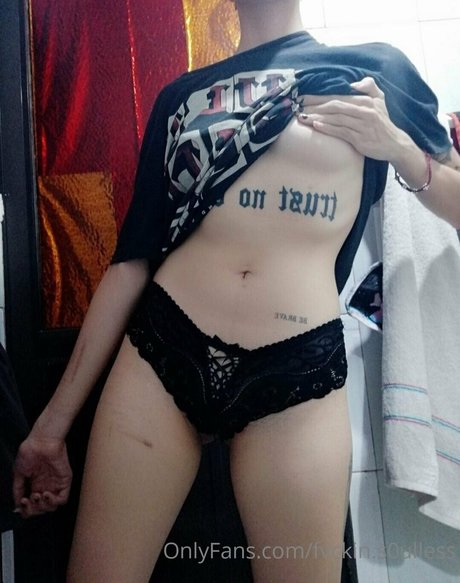 Foto di nudo di fuga di OnlyFans di Fvckins0ulless