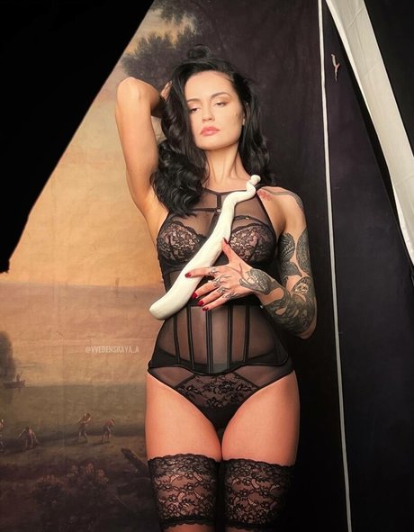 Foto di nudo di fuga di OnlyFans di Anastasia Vvedenskaya
