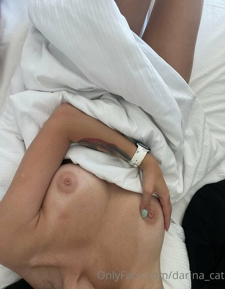 Foto di nudo di fuga di OnlyFans di Darinacat
