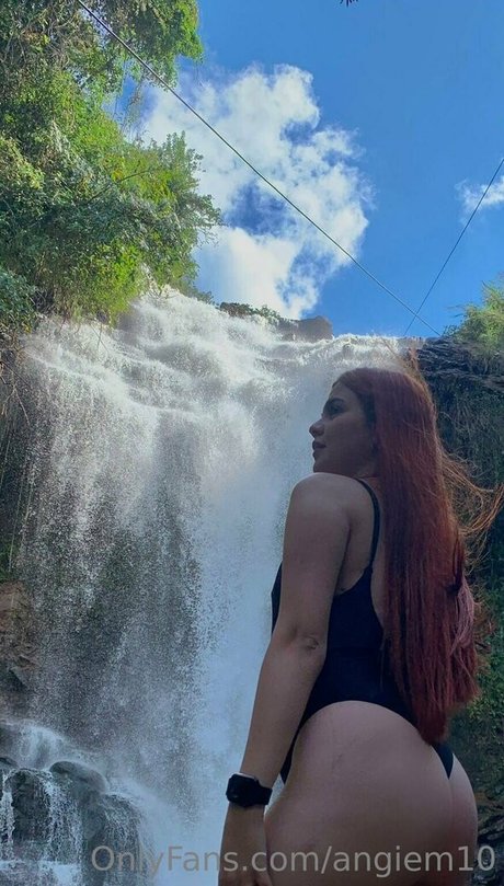 Foto di nudo di fuga di OnlyFans di Angiem10
