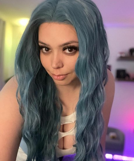 Foto di nudo di fuga di OnlyFans di Adept