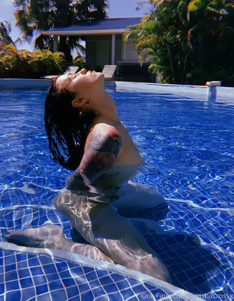 Xmishacrossx