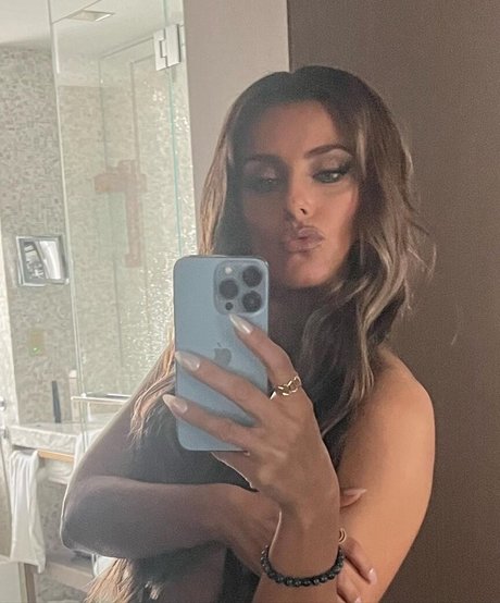 Foto di nudo di fuga di OnlyFans di Nelly Furtado