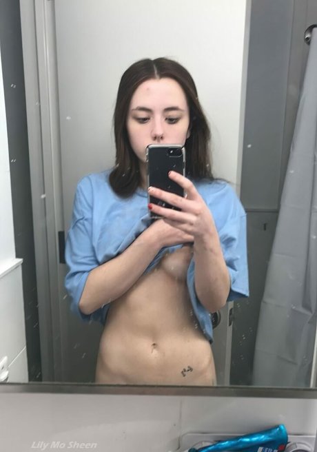 Foto di nudo di fuga di OnlyFans di Lily Mo Sheen