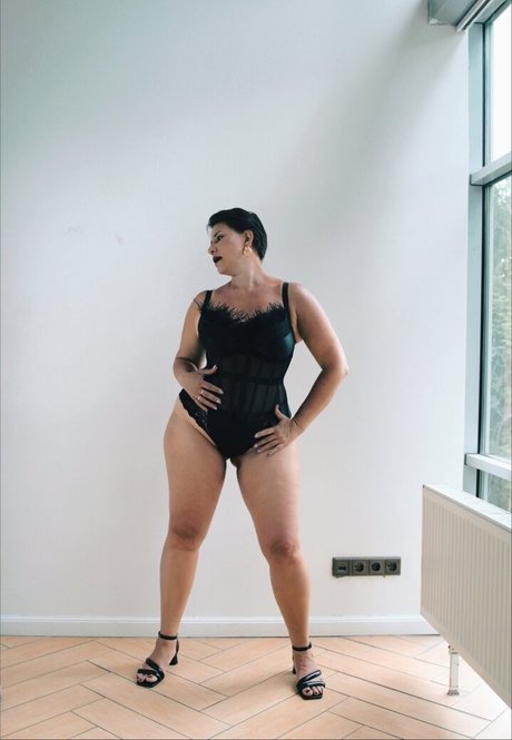 Foto di nudo di fuga di OnlyFans di Doctormakarova
