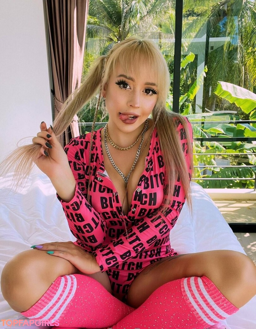 Foto di nudo di fuga di OnlyFans di Alicebong #1200