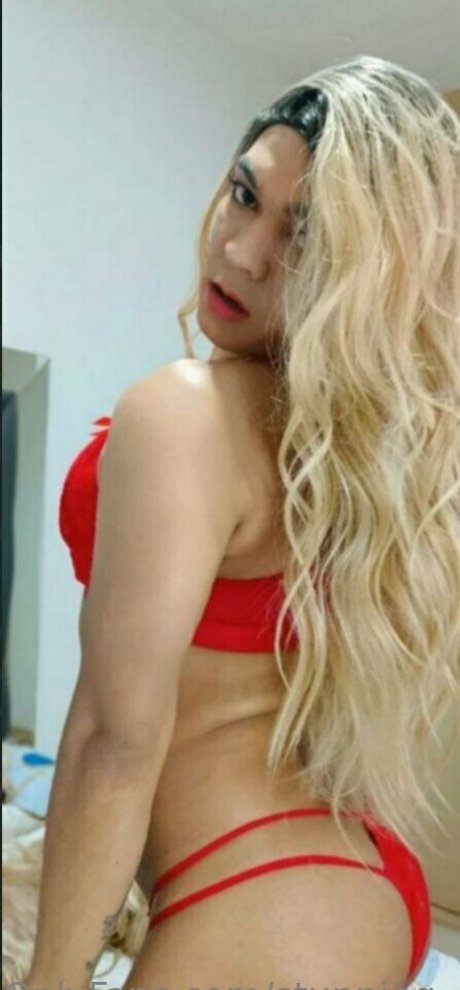 Stunninggir1