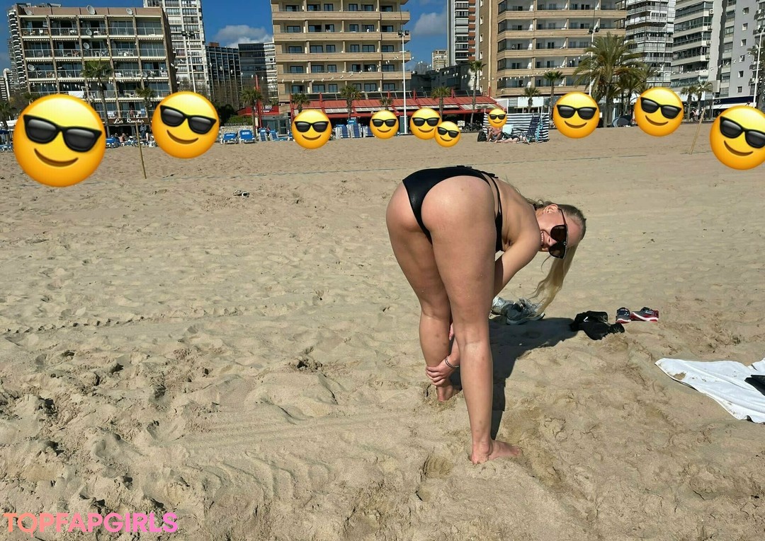 Foto di nudo di fuga di OnlyFans di Siswet19 #1020