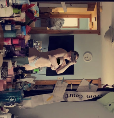 Foto di nudo di fuga di OnlyFans di Emily L