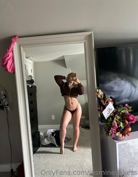 Foto di nudo di fuga di OnlyFans di Jasminecakess
