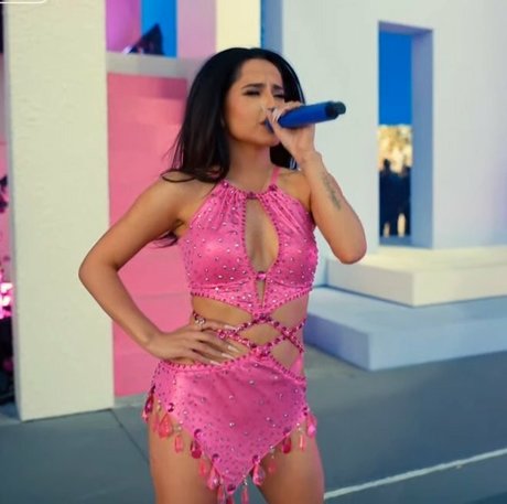 Foto di nudo di fuga di OnlyFans di Becky G