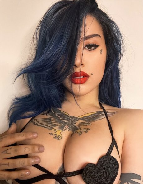 Foto di nudo di fuga di OnlyFans di Nera Vendetta