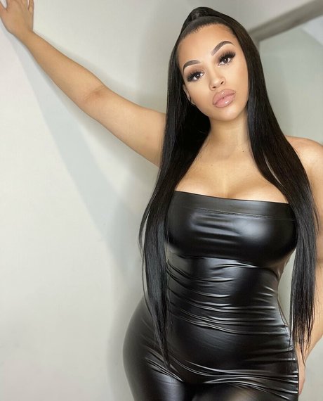 Foto di nudo di fuga di OnlyFans di Neljassenia