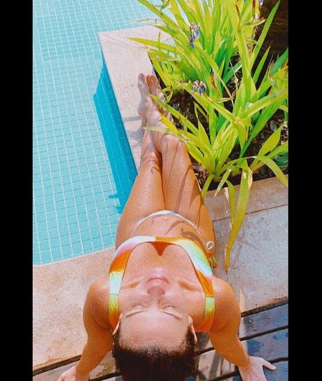 Foto di nudo di fuga di OnlyFans di Larissa Erthal