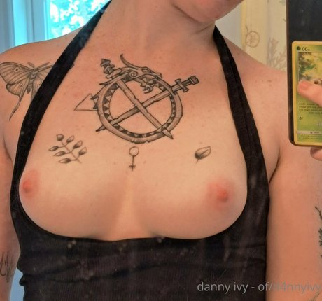Foto di nudo di fuga di OnlyFans di Tr33ivy