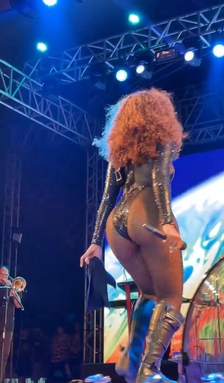 Foto di nudo di fuga di OnlyFans di Iza Cantora