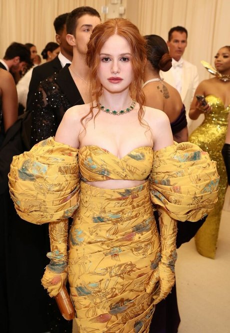 Foto di nudo di fuga di OnlyFans di Madelaine Petsch