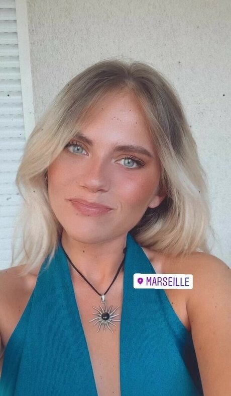 Foto di nudo di fuga di OnlyFans di Axelle Maga