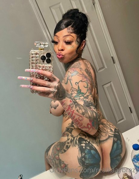 Foto di nudo di fuga di OnlyFans di Realkaaybrazy