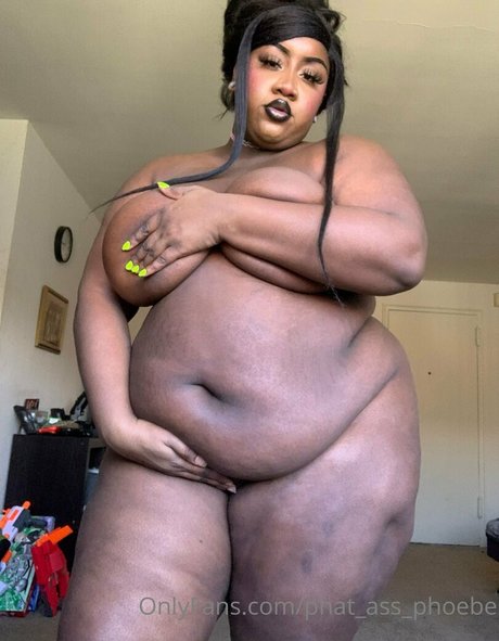 Foto di nudo di fuga di OnlyFans di Phatassphoebe