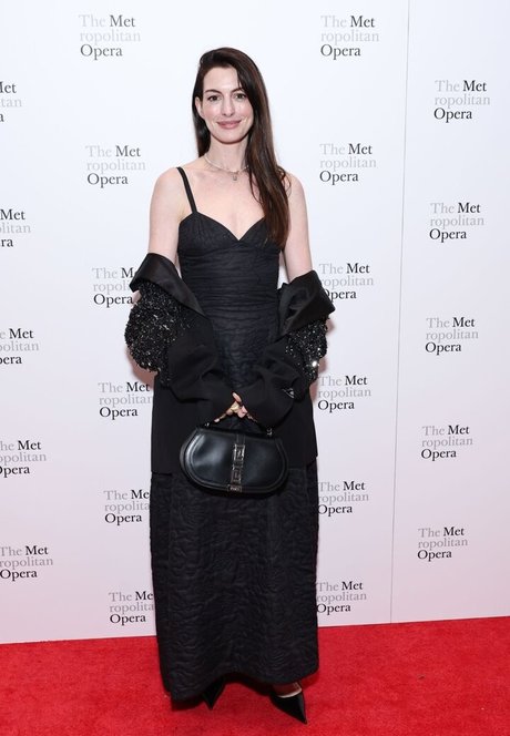 Anne Hathaway