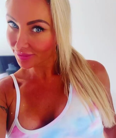 Foto di nudo di fuga di OnlyFans di Laura Hermansen