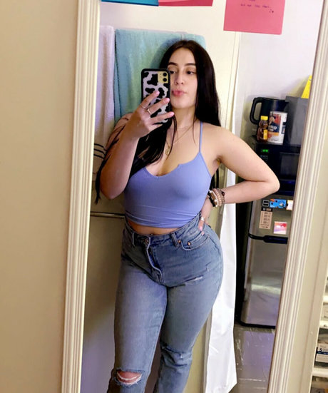 Foto di nudo di fuga di OnlyFans di Bigtiddygothgirll