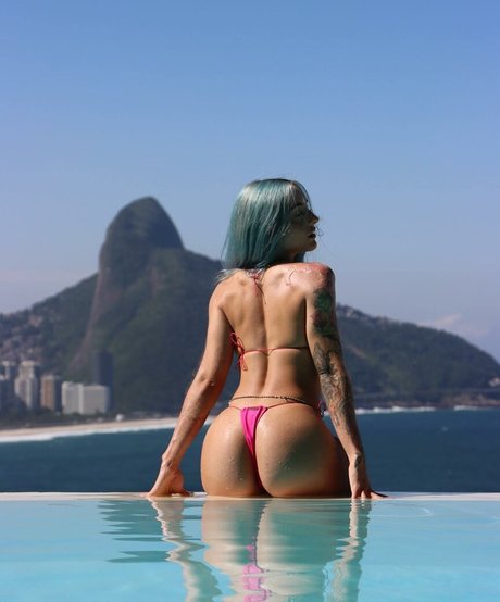 Foto di nudo di fuga di OnlyFans di Adriana Lua