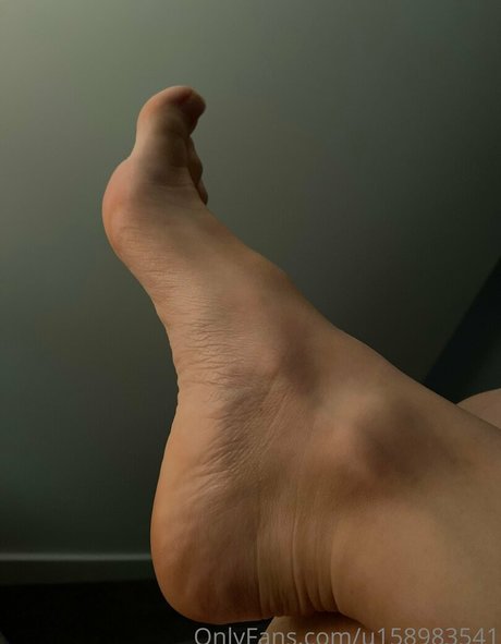 Foto di nudo di fuga di OnlyFans di Barefootlibran