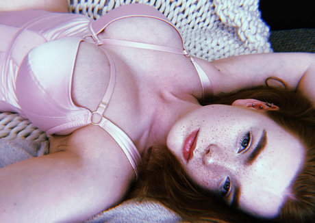 Missdeadlyred
