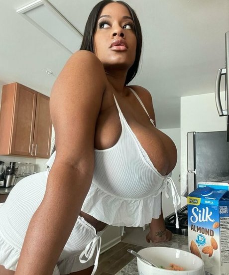 Foto di nudo di fuga di OnlyFans di Yanithebbody1