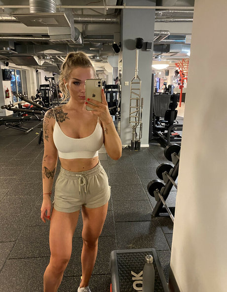 Foto di nudo di fuga di OnlyFans di Helenaaar  Hellen