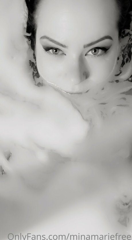 Foto di nudo di fuga di OnlyFans di Minamariefree
