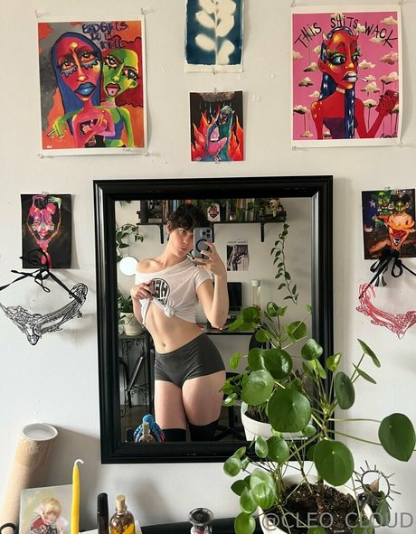 Foto di nudo di fuga di OnlyFans di Kingleocloud