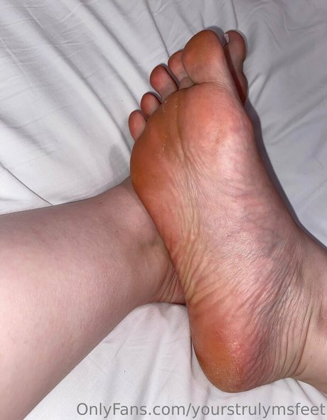 Yourstrulymsfeet