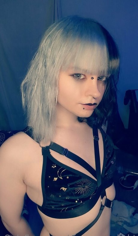 Foto di nudo di fuga di OnlyFans di Faye Hizuki