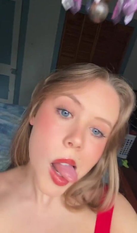 Foto di nudo di fuga di OnlyFans di Emily Kyte