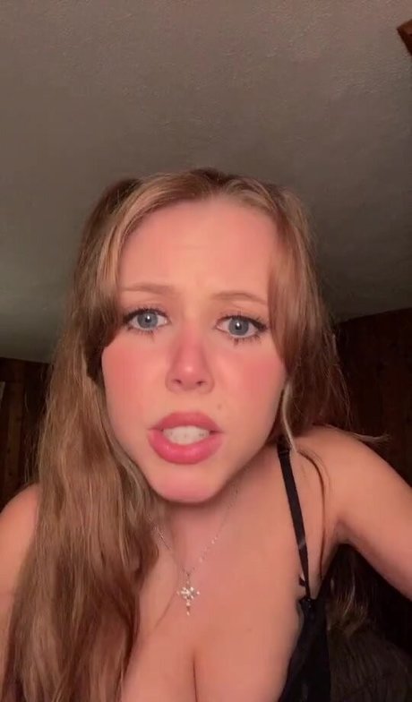 Foto di nudo di fuga di OnlyFans di Emily Kyte
