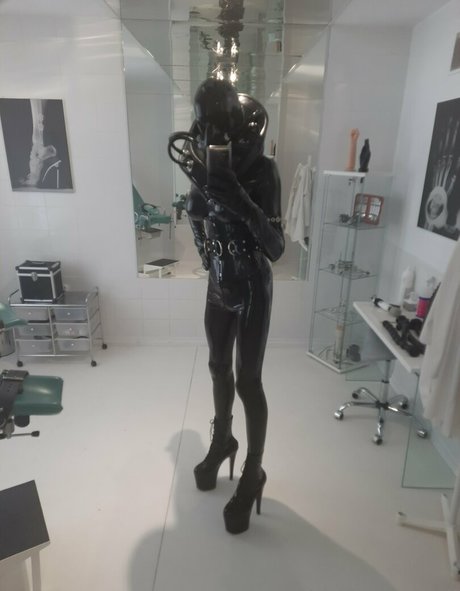 Rubbobject_doll