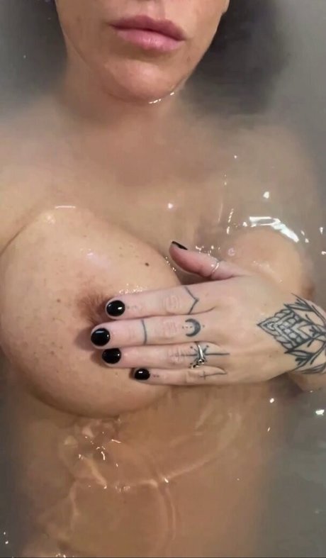 Foto di nudo di fuga di OnlyFans di Lainey Griffin