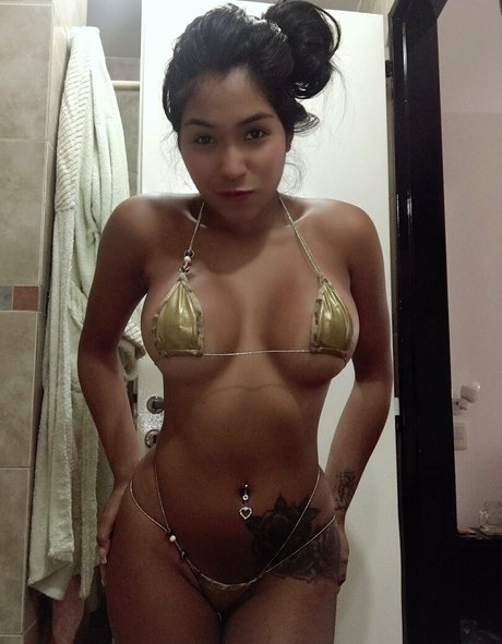 Foto di nudo di fuga di OnlyFans di Kenderlyramirez